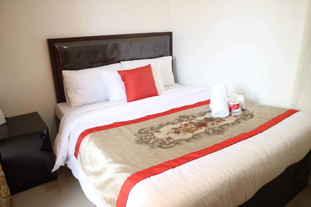 Sea Pearl Manila Suites