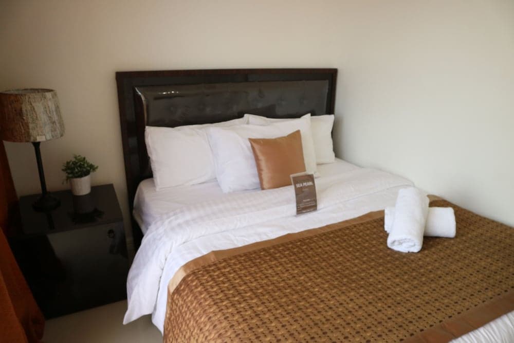 Sea Pearl Manila Suites