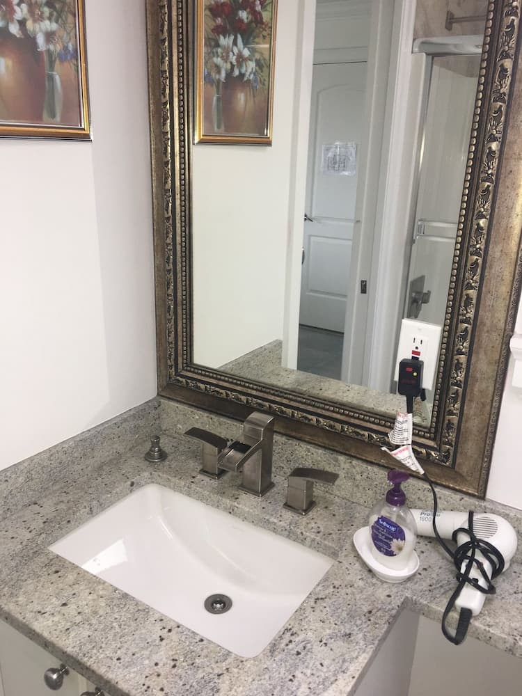 WHITEHOUSE Guesthouse