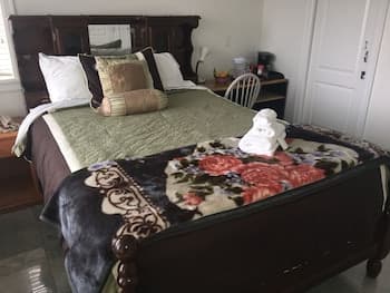 WHITEHOUSE Guesthouse