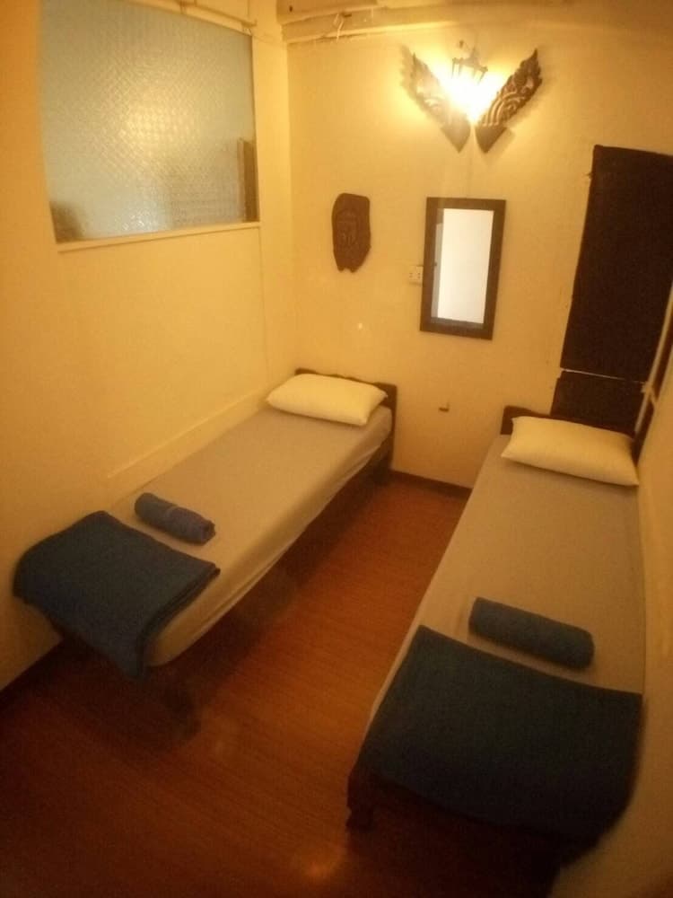 YHA Bangkok Downtown at Station S3 - Hostel