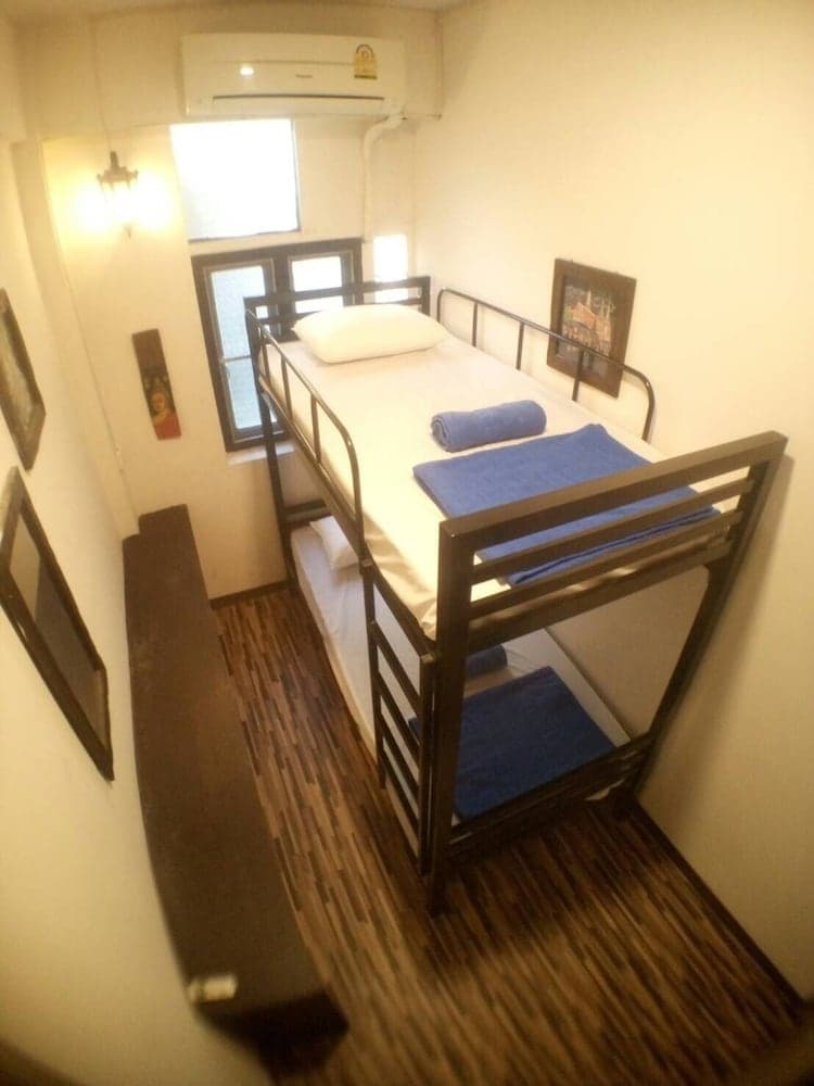 YHA Bangkok Downtown at Station S3 - Hostel