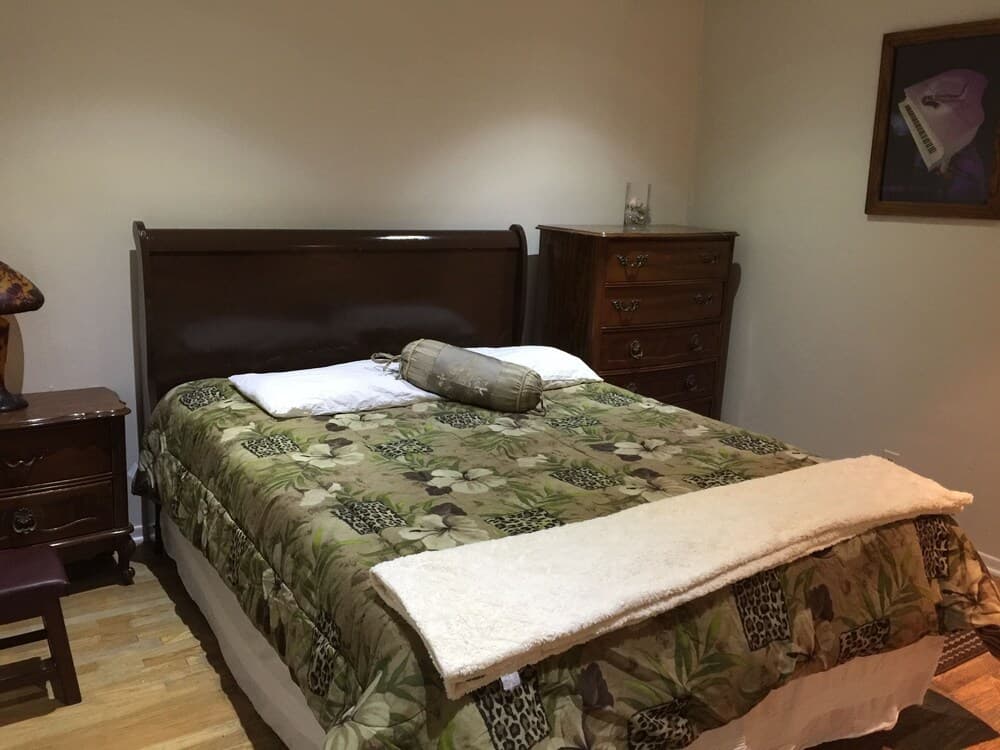 Lovely 2 Bedroom Home with Pool