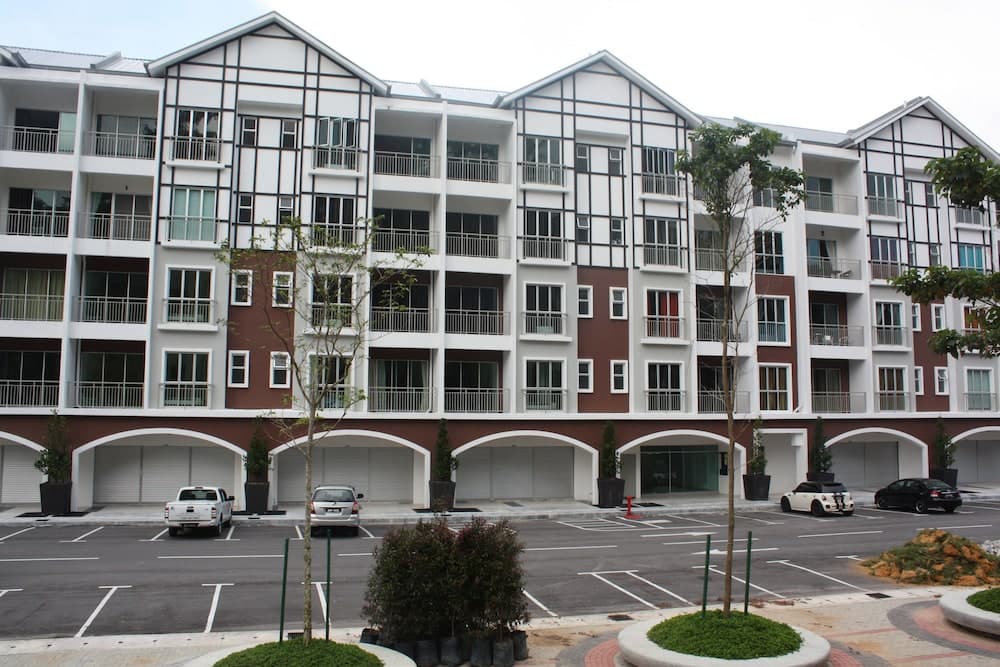 Holiday Heritage Hill