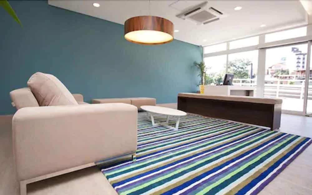 Golden Tower Aeroporto - Lizz - By Fênix Hotéis