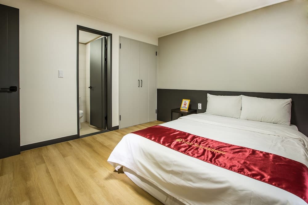 Whinstone Hotel and Resort