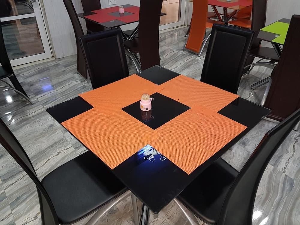 De George's Grand Resort