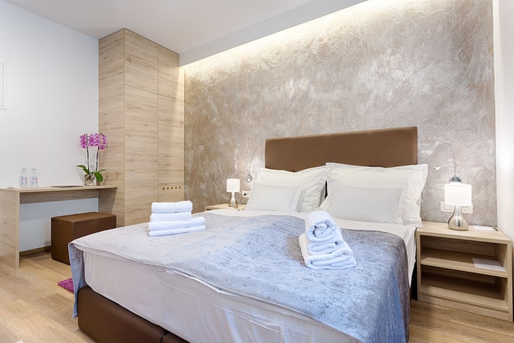 Central Pearl by Nono Ban