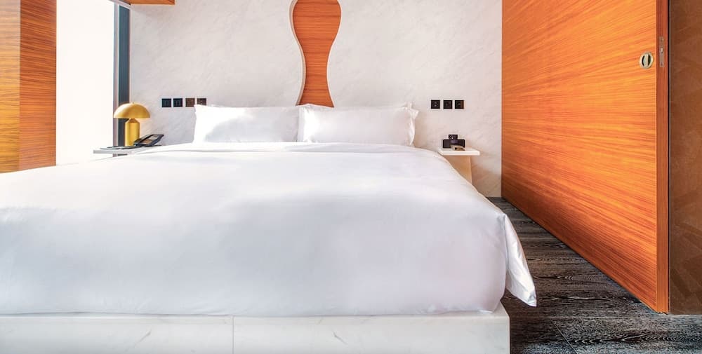 YOHO Hollywood Roosevelt Hotel