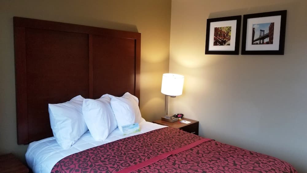 Days Inn by Wyndham Brooklyn Marine Park