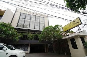 RedDoorz near Gubeng Station