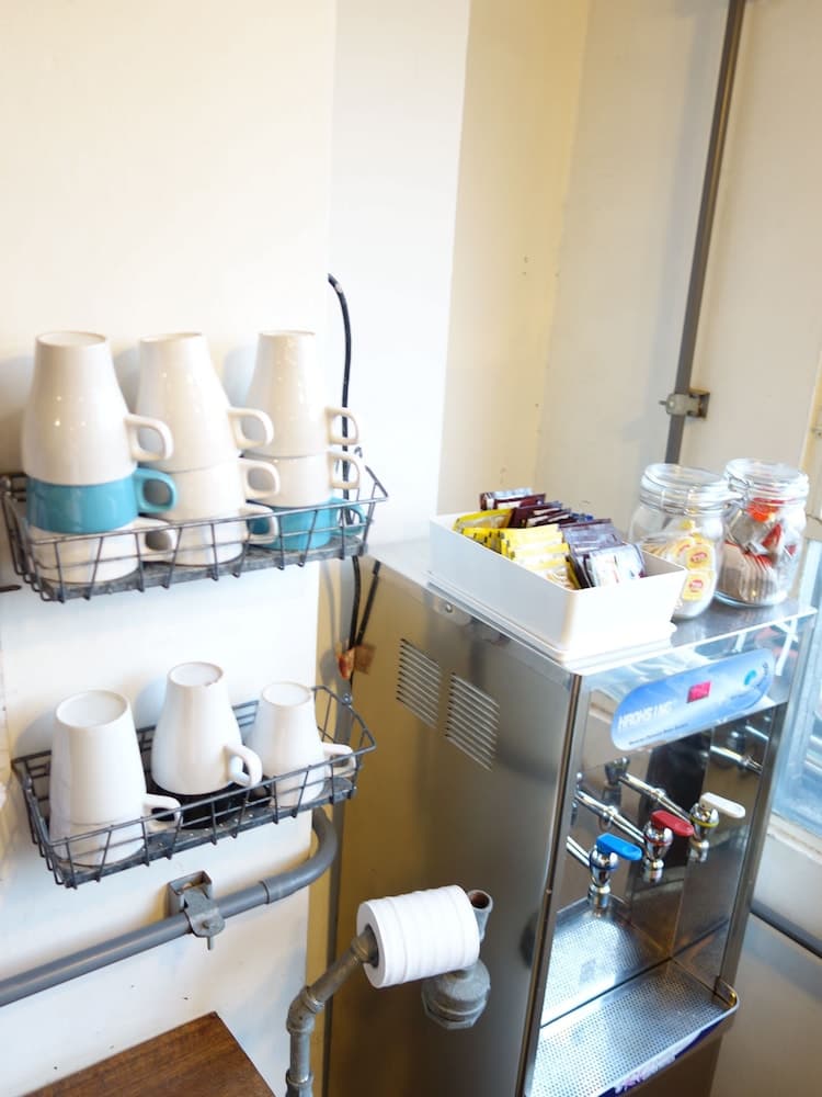 Oldmancaptain Hostel