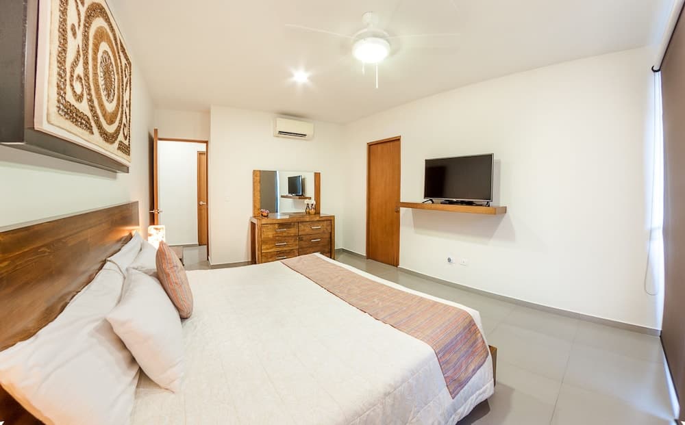 Cozy 2BR condo in lovely place by Happy Address