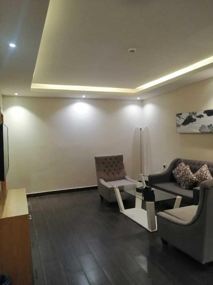 Al Muahidb Residence Al Takhasossi 4