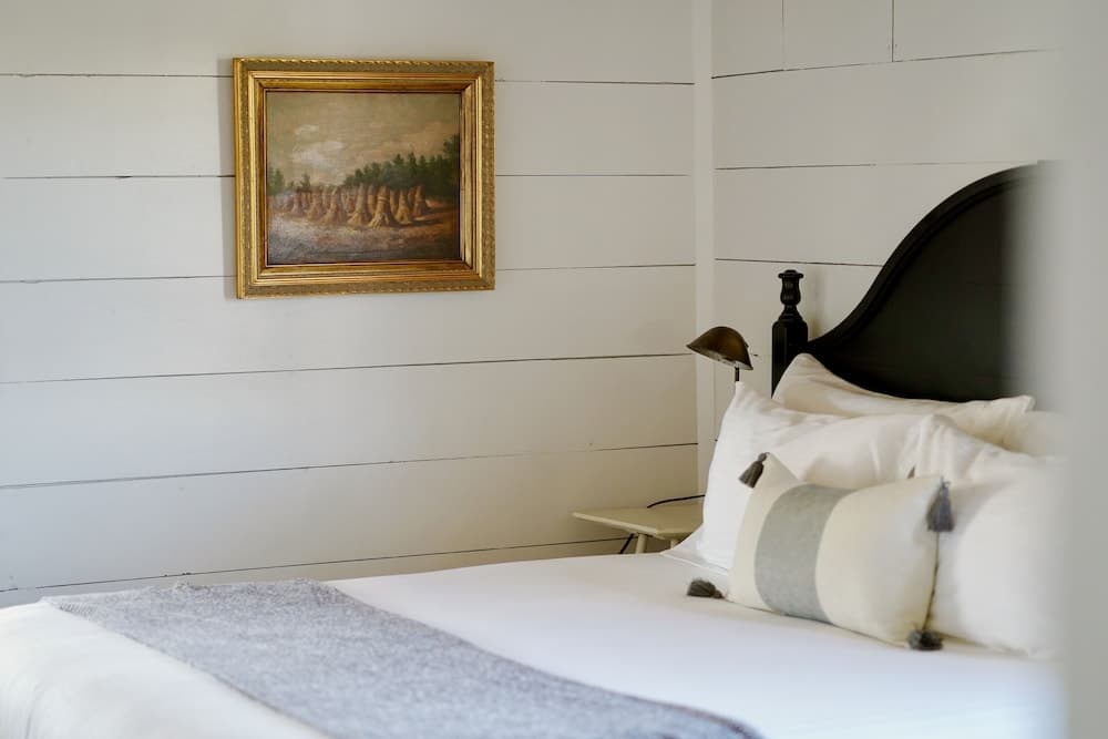 The Landing Hotel and Dining