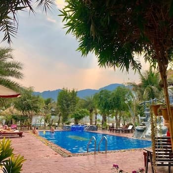 Savanh Sunset View Resort