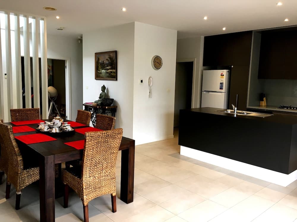 Deluxe Lake View House