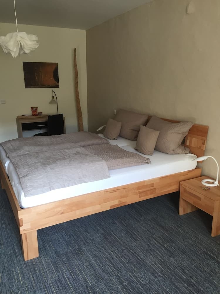 Alter Winzerhof Weisenheim am Berg e.K.