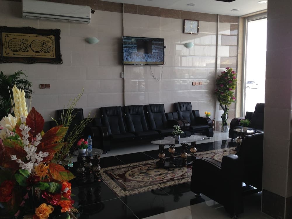 Al Eairy Furnished Apartments Tabuk 2