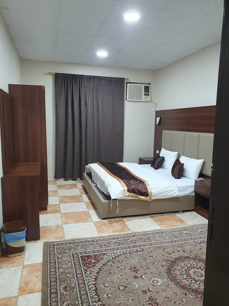 Al Eairy Furnished Apartments Al Baha 3