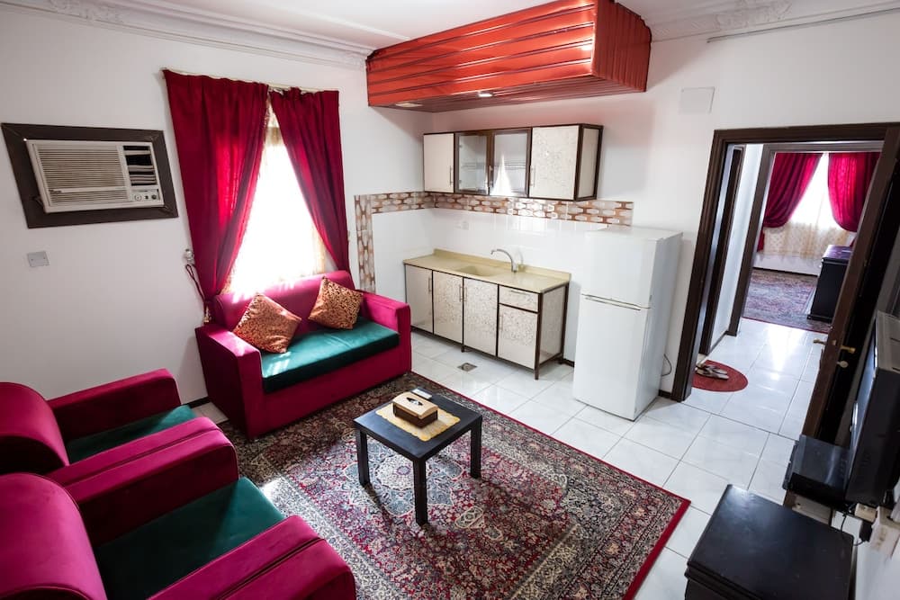 Al Eairy Furnished Apartments Jeddah 4