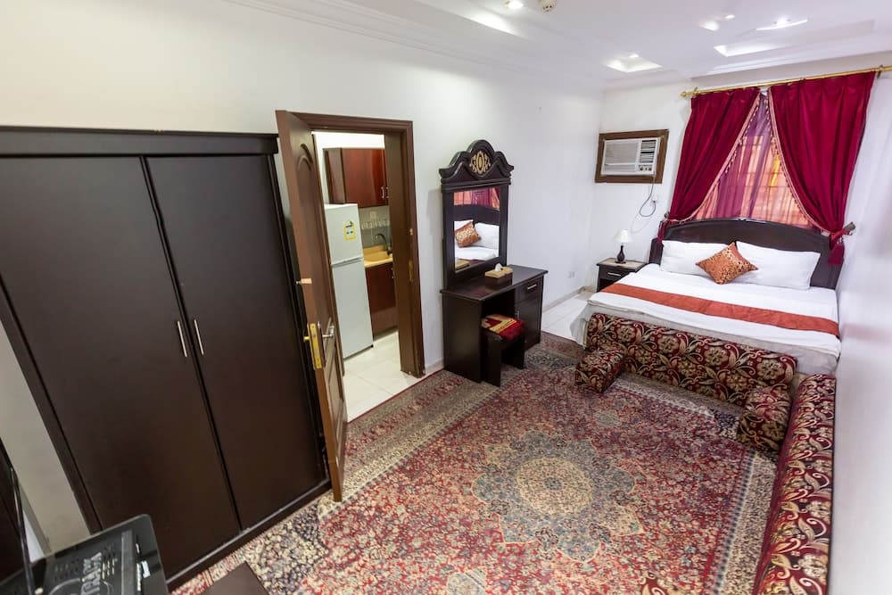 Al Eairy Furnished Apartments Jeddah 6