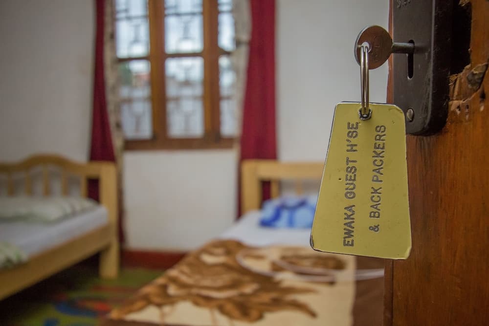 Ewaka Guesthouse and Backpackers - Hostel