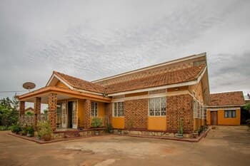 Ewaka Guesthouse and Backpackers - Hostel