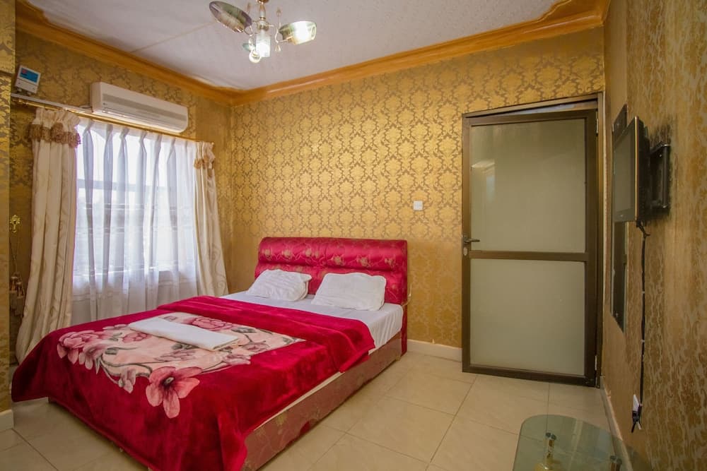 Platinum Royal Hotel