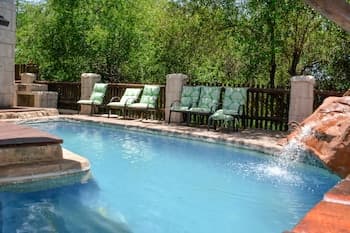 Beyond The Boma Boutique Guest