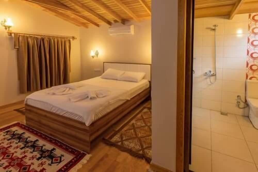 Secret Garden Bungalows Hotel