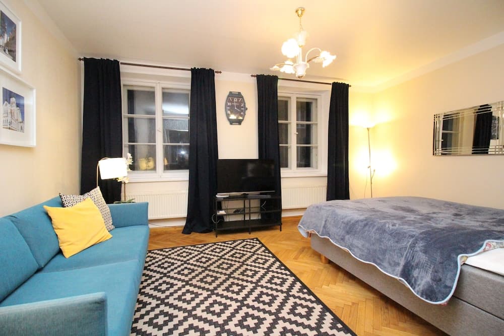 Tallinn City Apartments Town Hall Square