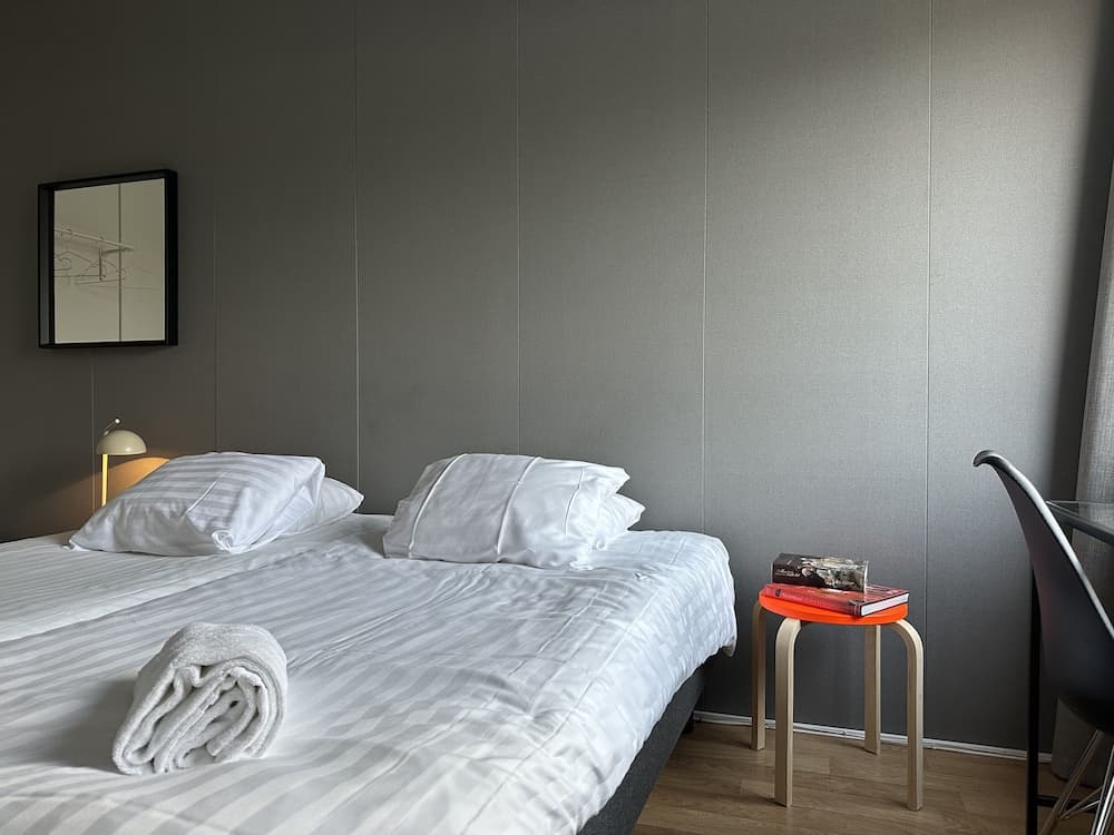 The Rooms Airport - 20Rooms