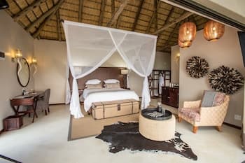 Umzolozolo Private Safari Lodge