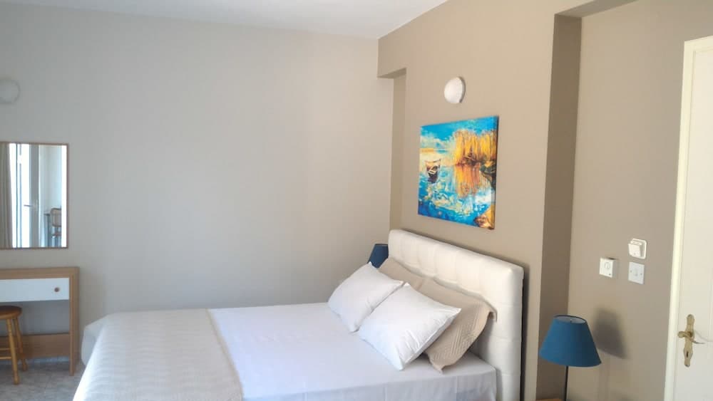 Pessada Bay Studios and Apartments