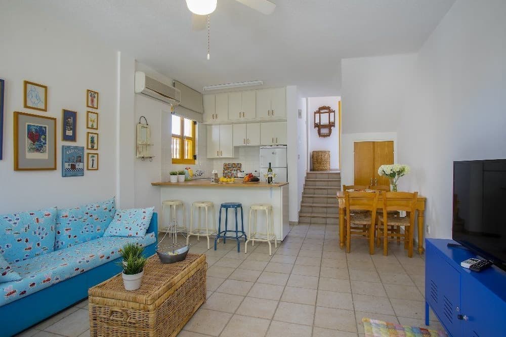 Protaras Dandelion Cottage