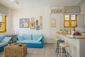 Protaras Dandelion Cottage