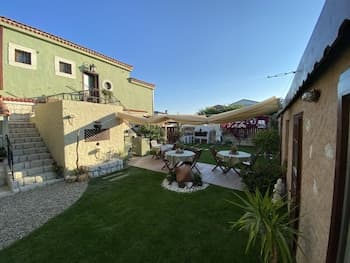 Zevkliler Alacati Boutique Hotel & Fine Dining