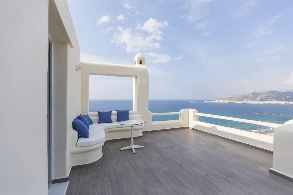 Naxos Rock Villas