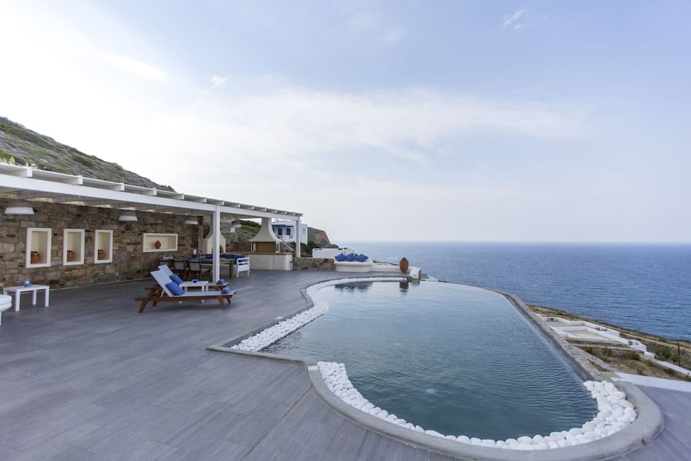 Naxos Rock Villas