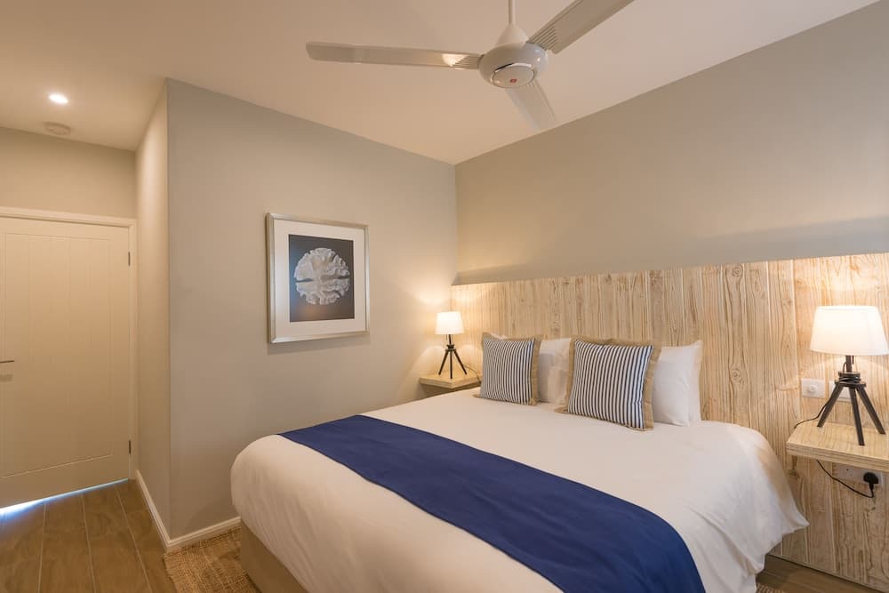 Le Nautique Luxury Beachfront Apartments