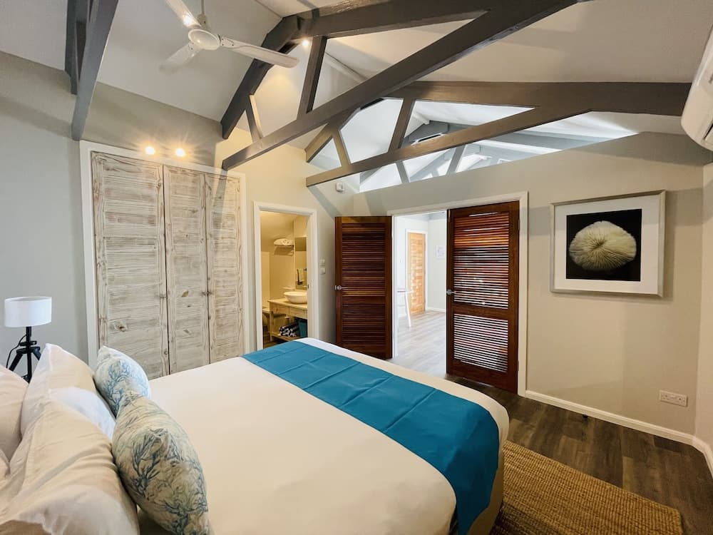 Le Nautique Luxury Beachfront Apartments