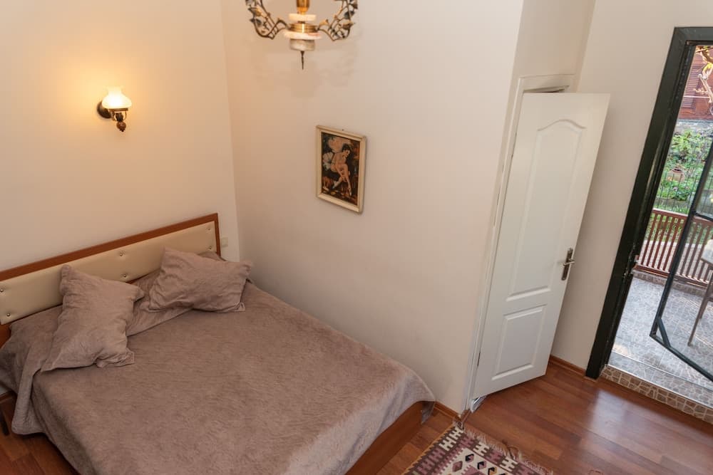 Orhan Kutbay'in Evi Turyolu Cafe Pansiyon