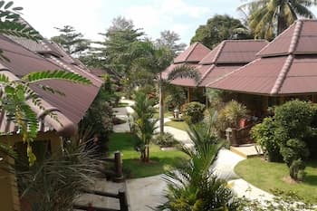 Lanta Castaway Beach Resort