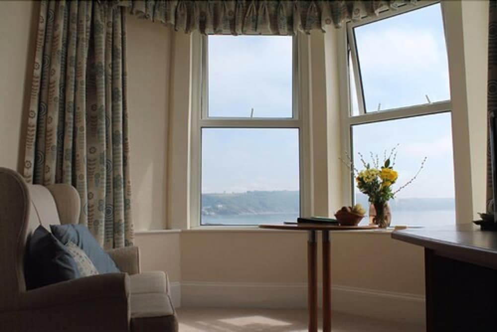 Hannafore Point Hotel