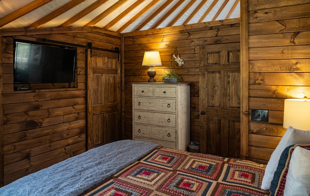 stayNantahala – Smoky Mountain Cabins and Luxury Yurts