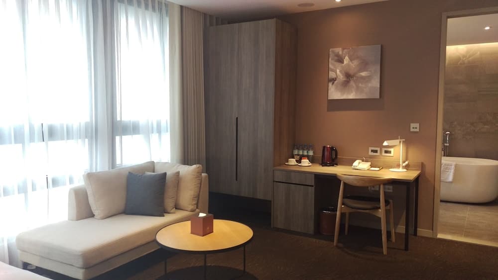 Green World NanGang Hotel