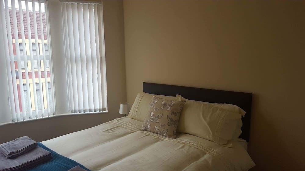 Liverpool At Gloucester Road