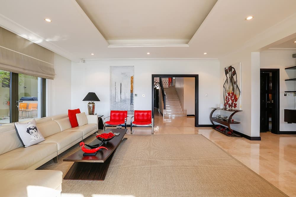 Kennedy Towers - Frond P Garden Home