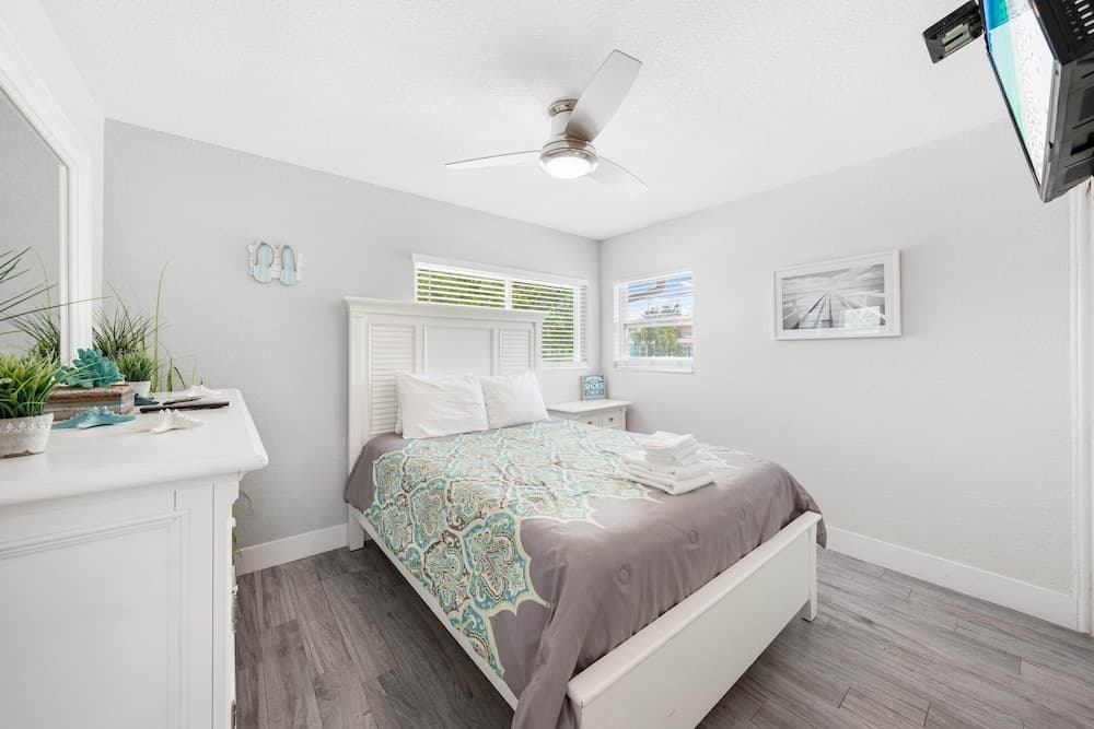 Sun and Sea by Beachside Management